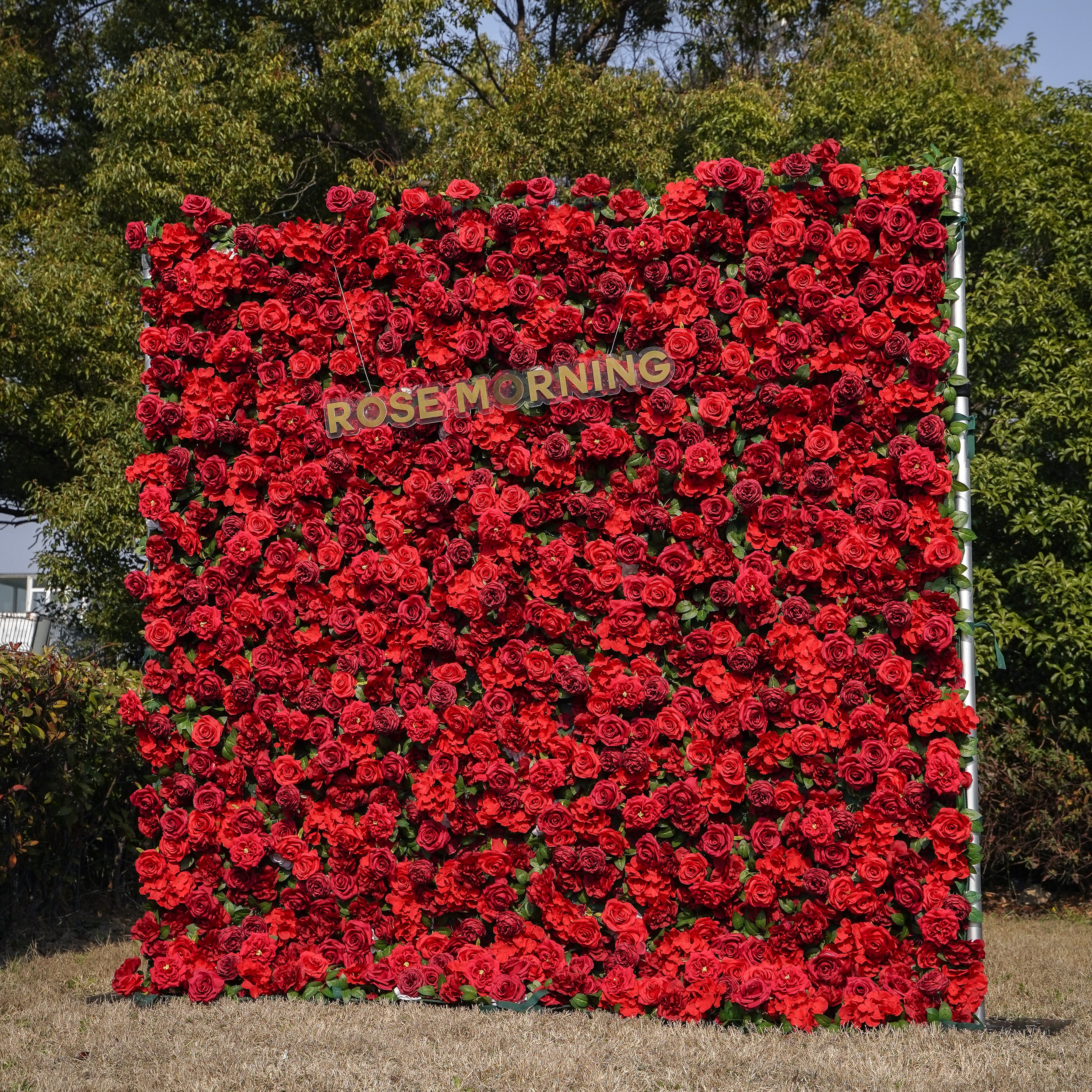 Luna:Fabric Artificial rolling up curtain flower wall