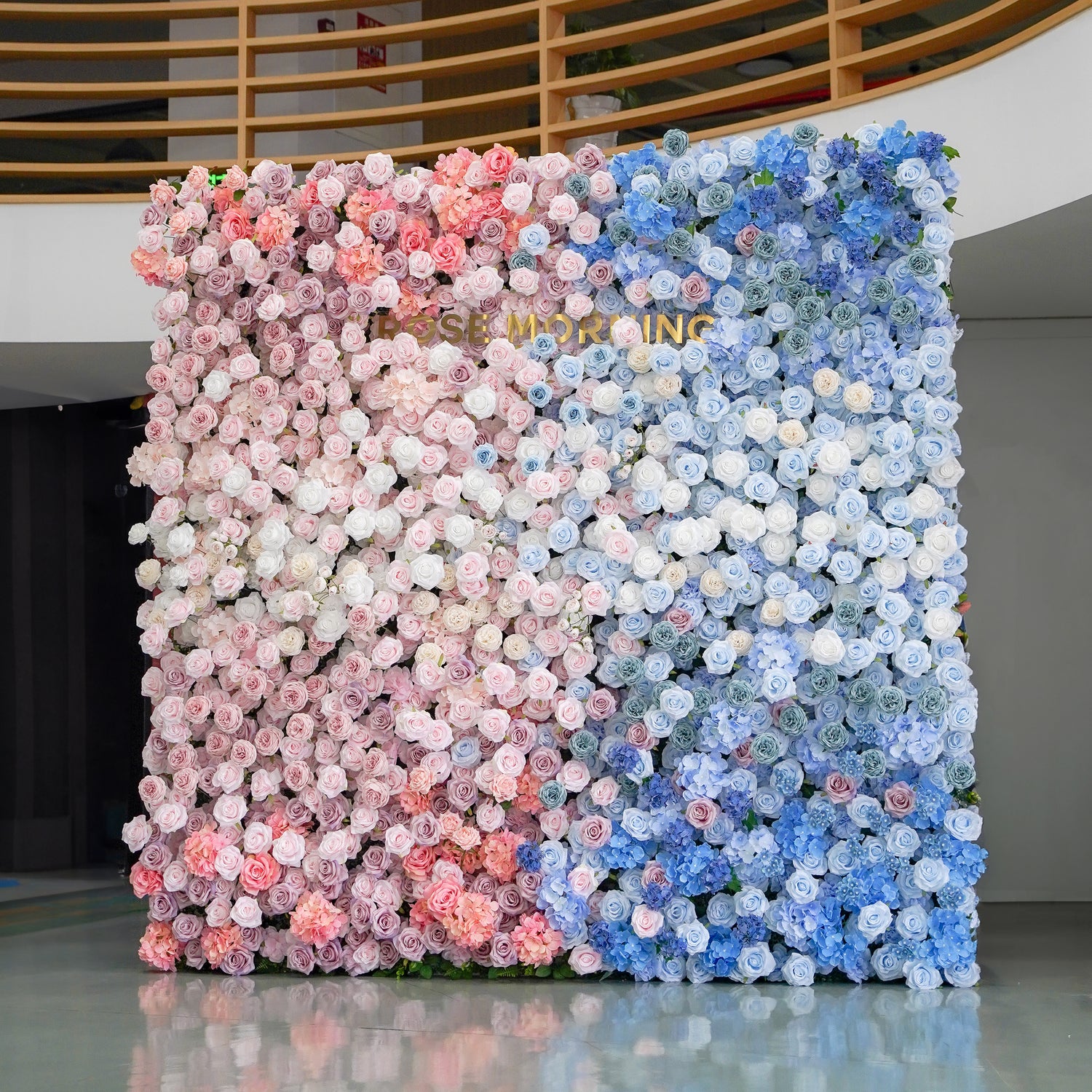 Mancina：Gender Review 5D Fabric Artificial rolling up curtain flower wall