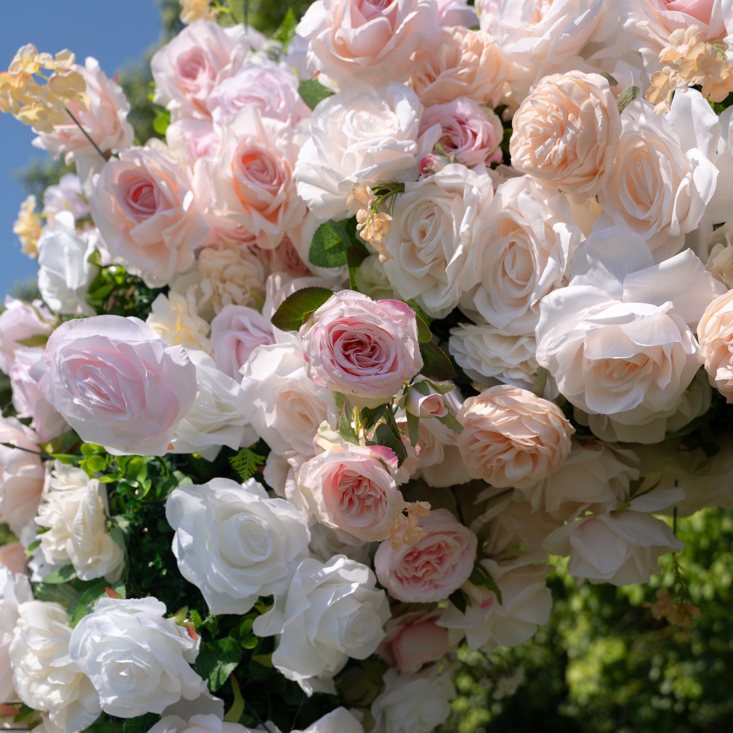 Lara：Wedding Party Background Flower Arch Decoration（Not Including Frame)