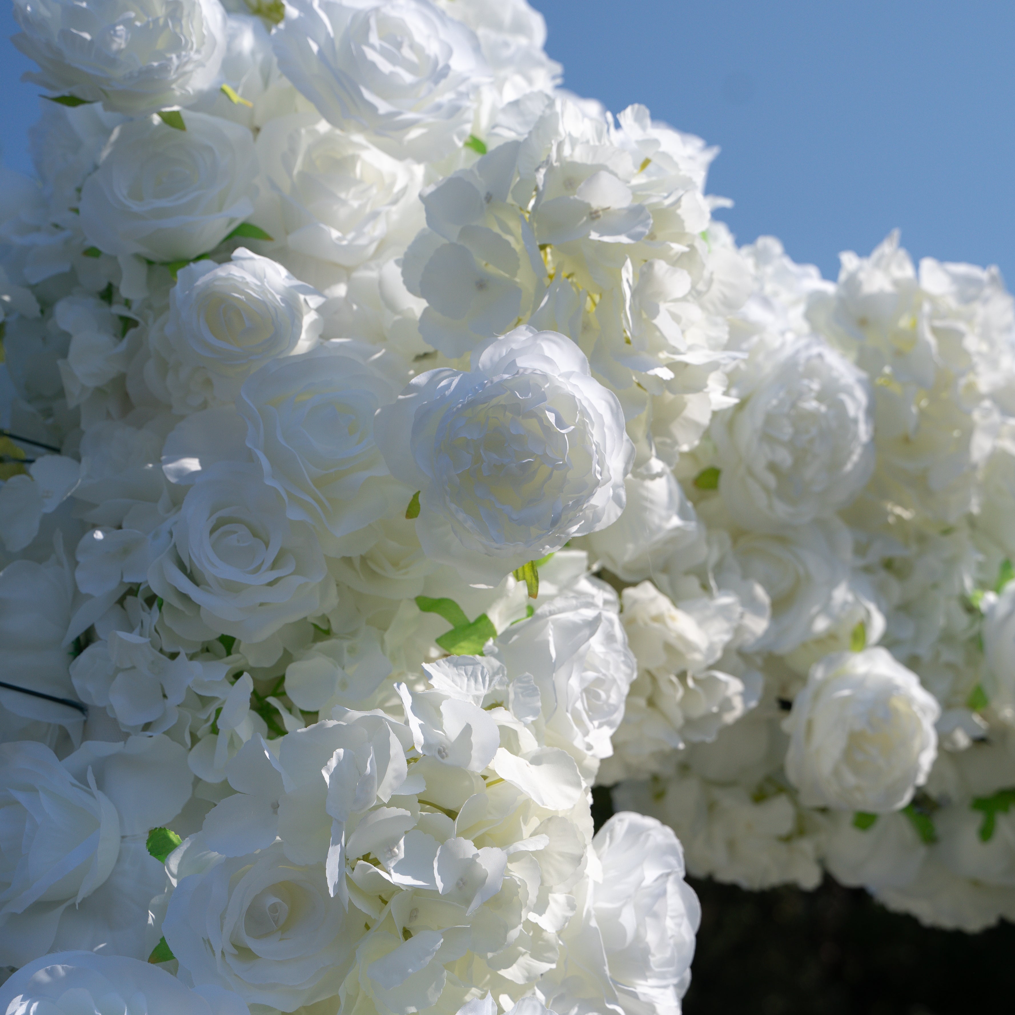 Snowflakes：Fabric Artificial rolling up curtain flower arch（Not Including Frame)