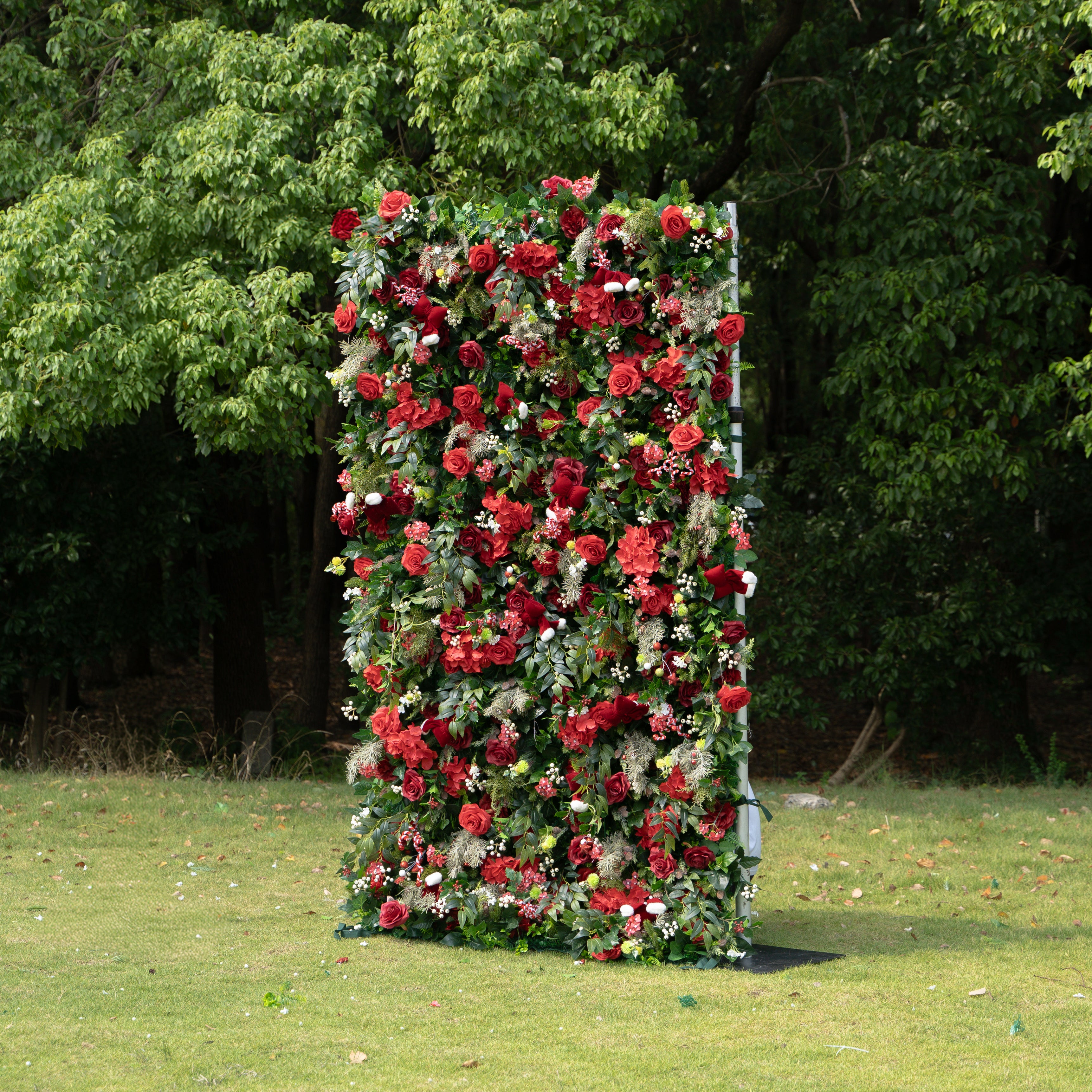 MC-C: Christmas Fabric Backdrop Artificial rolling up flower wall 4*8ft+Xmas Loose Flowers