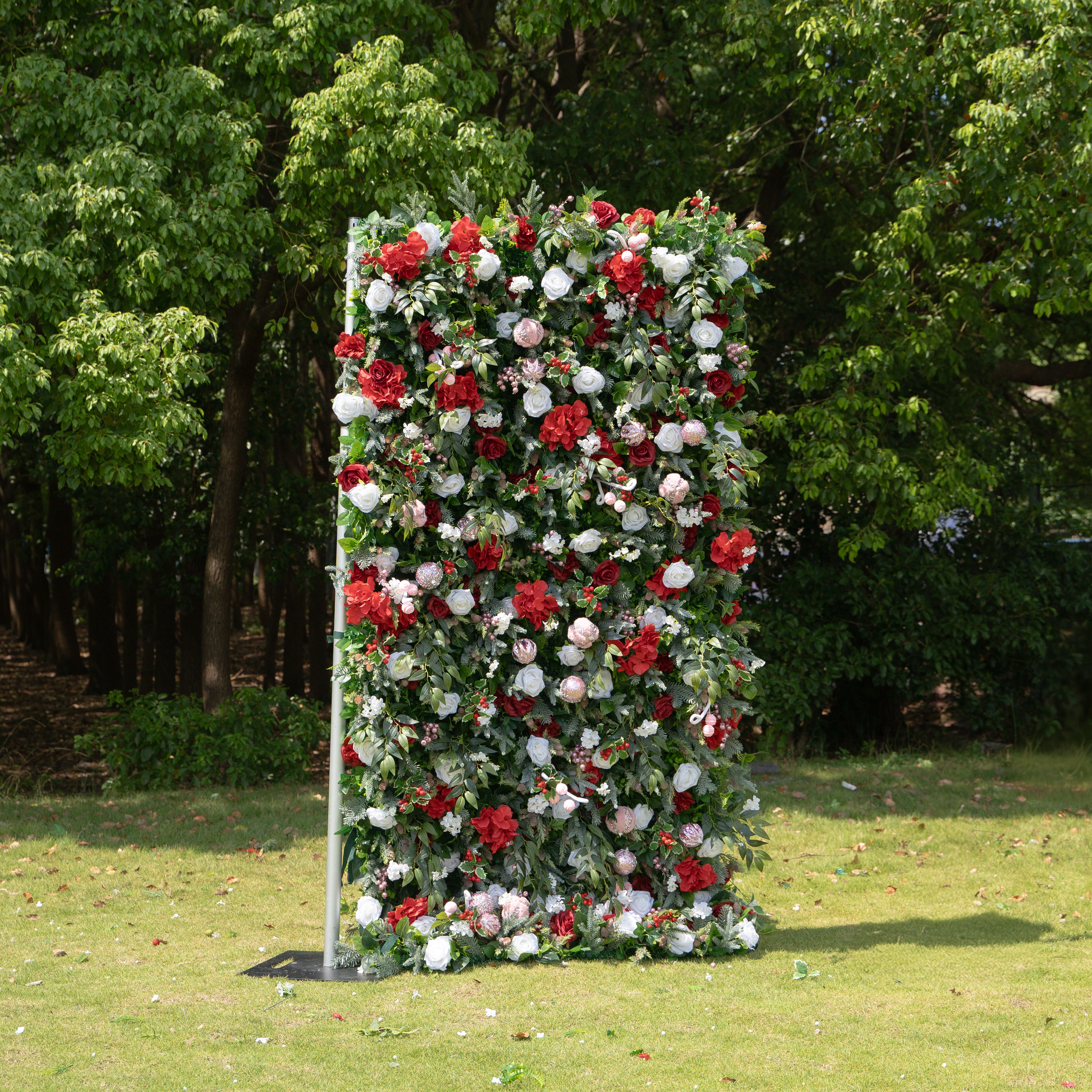 MC-E: Christmas Fabric Backdrop Artificial rolling up flower wall 4*8ft+Xmas Loose Flowers