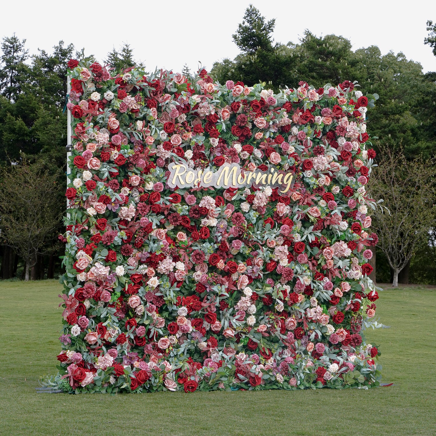 Bri：5D Fabric Artificial rolling up curtain flower wall