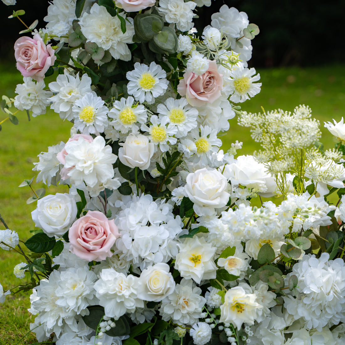 Jo：Wedding Party Background Floral Arch Decoration