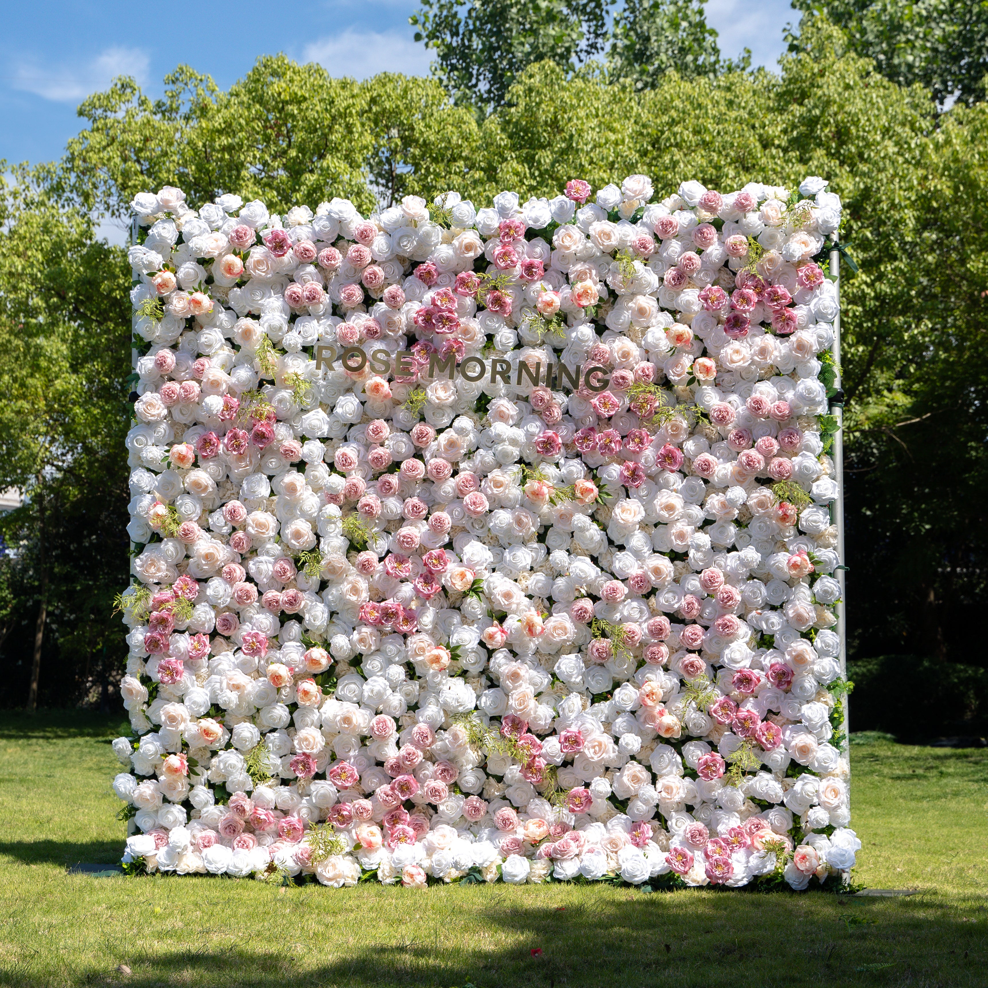 Jules：5D Fabric Artificial rolling up curtain flower wall