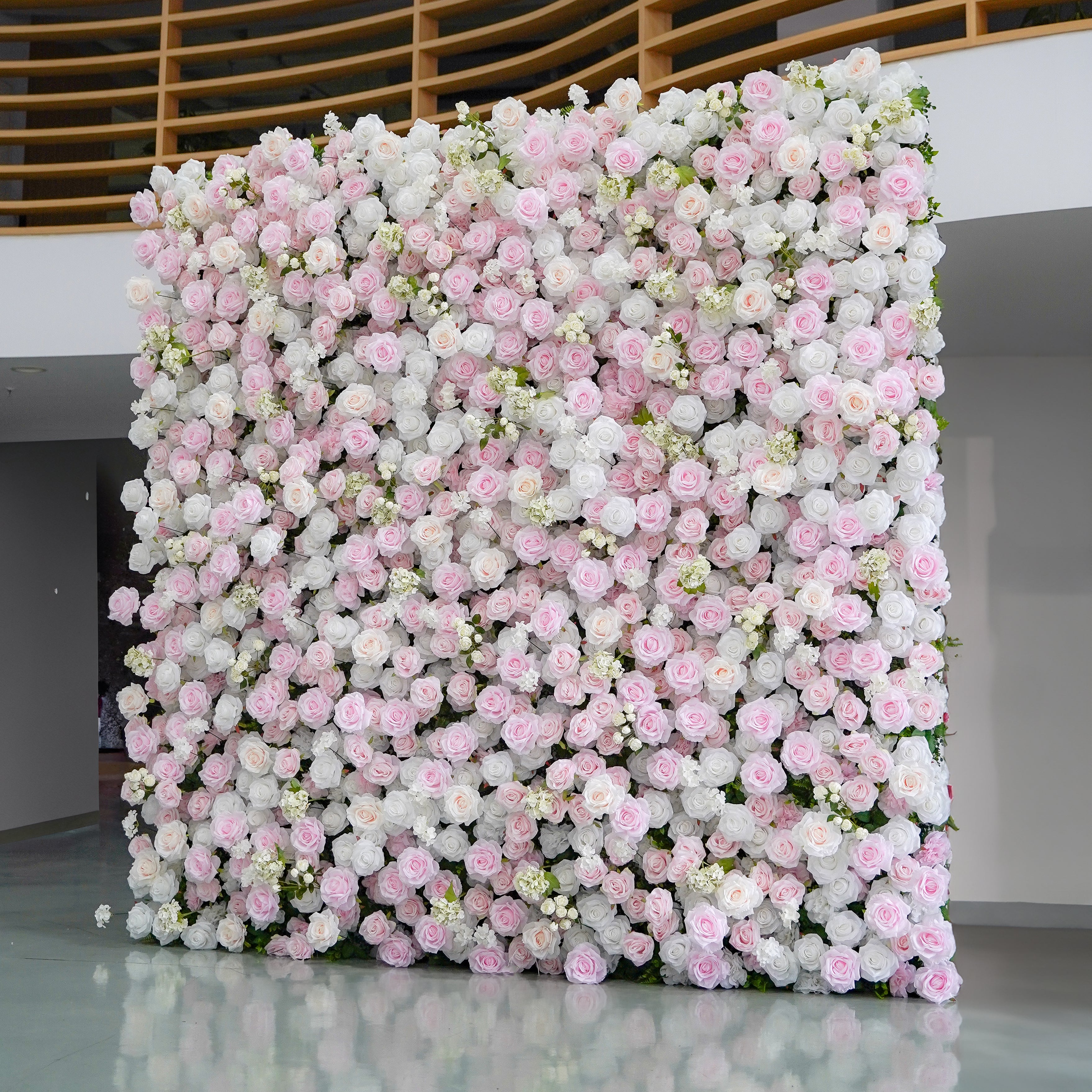 Leona：5D Fabric Artificial rolling up curtain flower wall