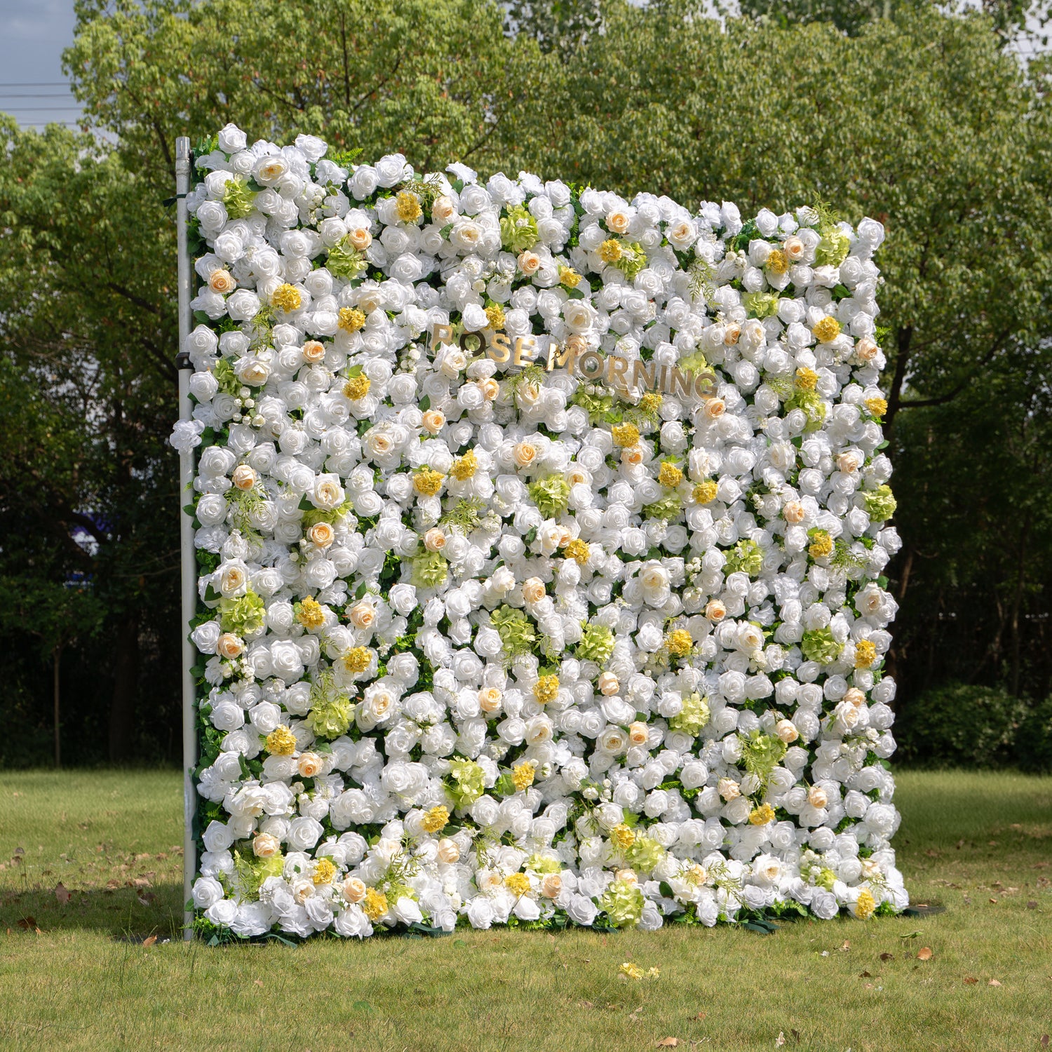 Lesly：5D Fabric Artificial rolling up curtain flower wall