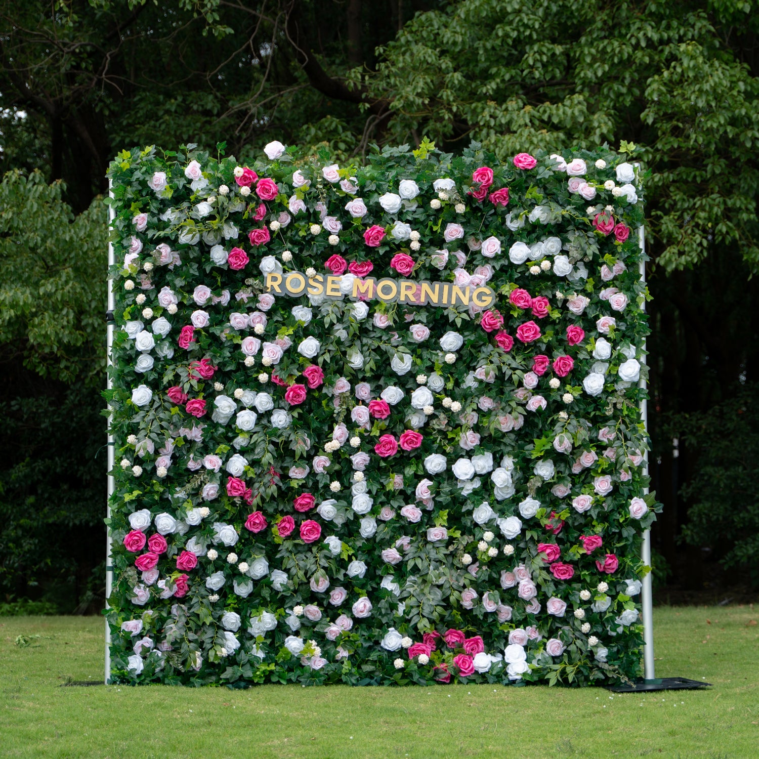 Tallulah：5D Fabric Artificial rolling up curtain flower wall：5D Fabric Artificial rolling up curtain flower wall